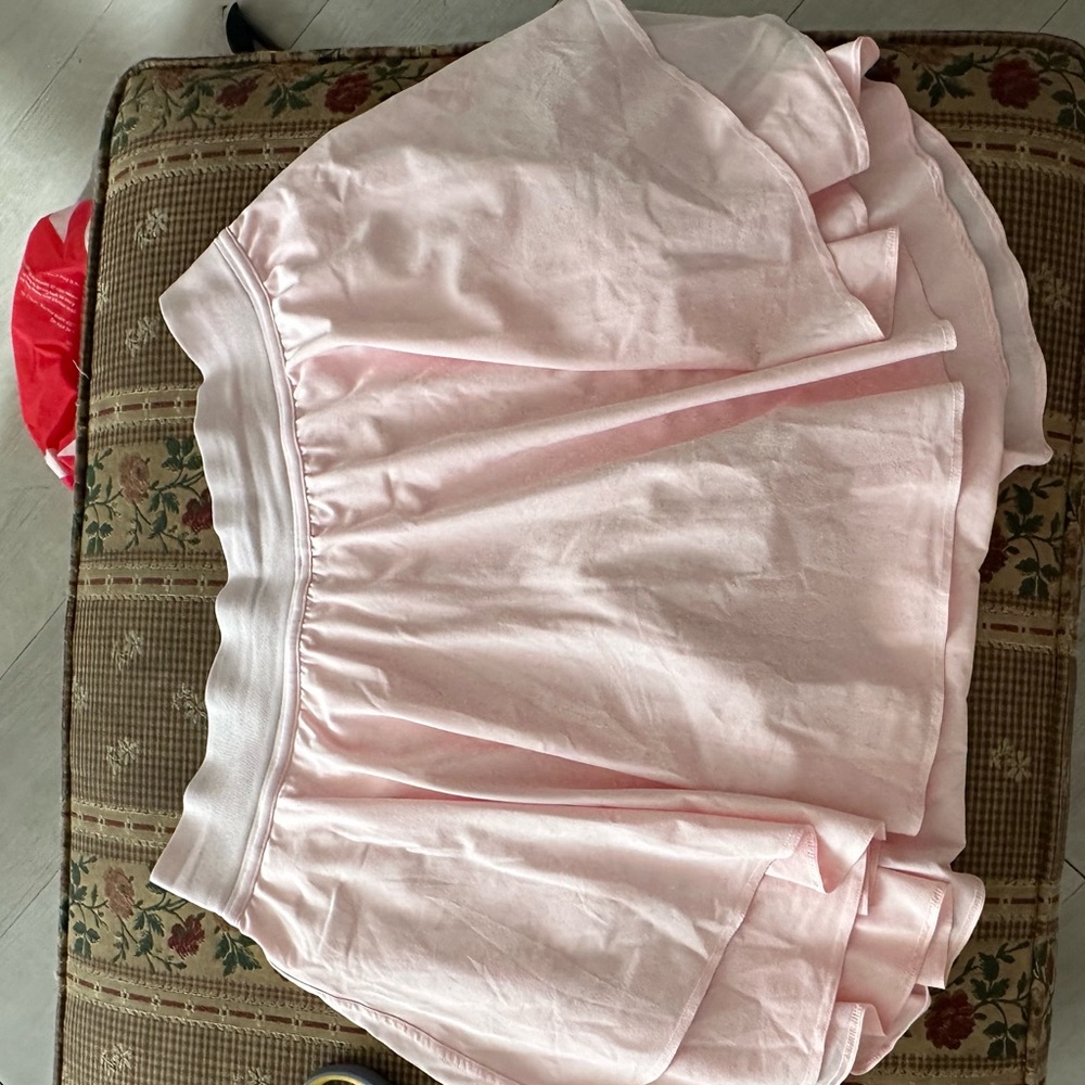 Lululemon court revival tennis skirt- strawberry milkshake